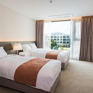 Standard Zimmer mit zwei Einzelbetten